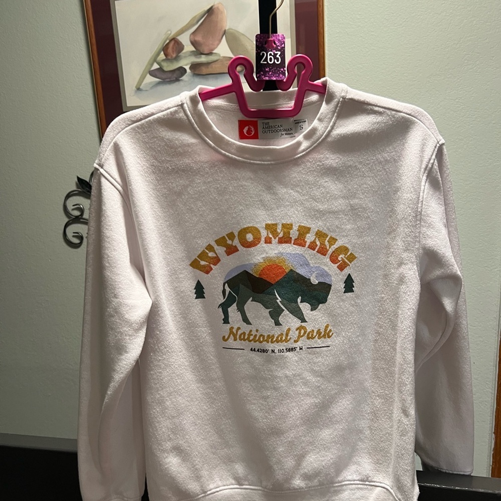 Wyoming National Park White Sweatshirt #263 - Picture 5 of 5